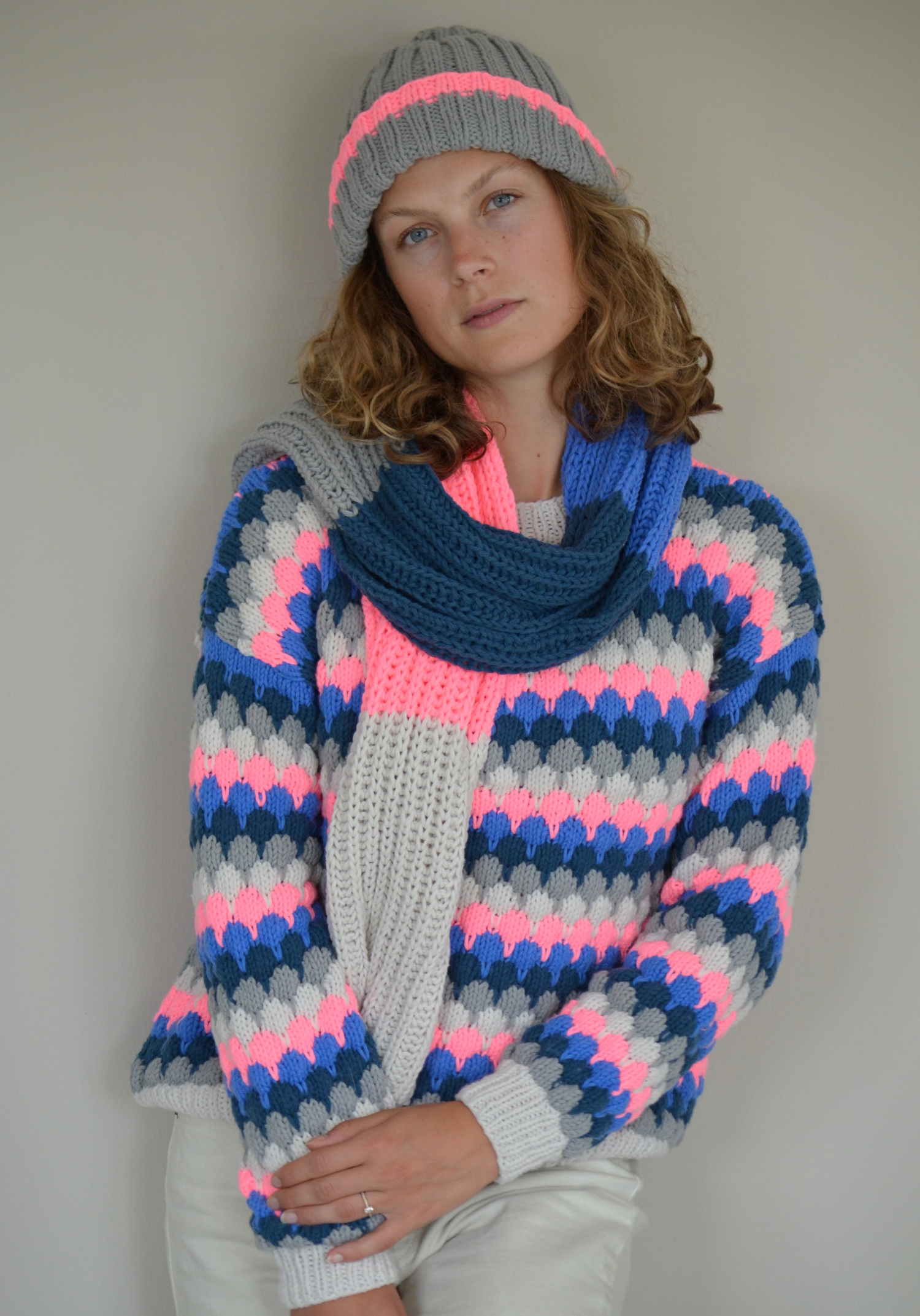  Modell 25097 Mütze und 25098 Schal 